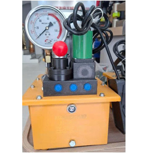 bơm điện thủy lực 3 vòi dầu bp-700e-3