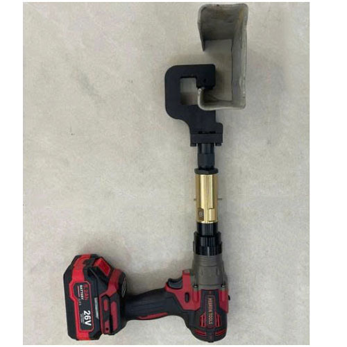 máy đột xà gồ dùng pin cầm tay